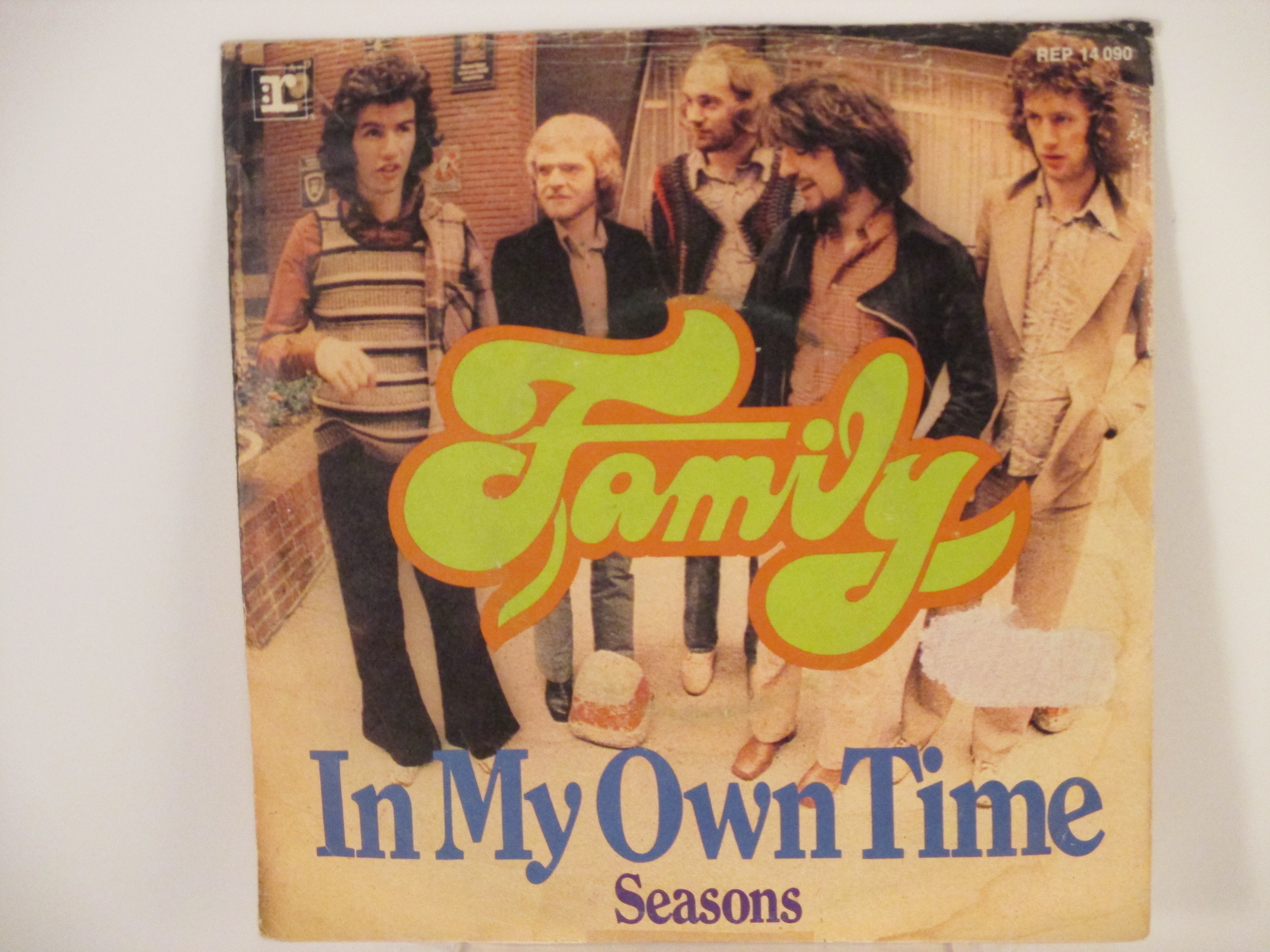 FAMILY : In my own time / Seasons
